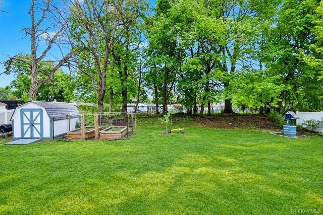 35 Sengstacken Drive, Stony Point, NY 10980