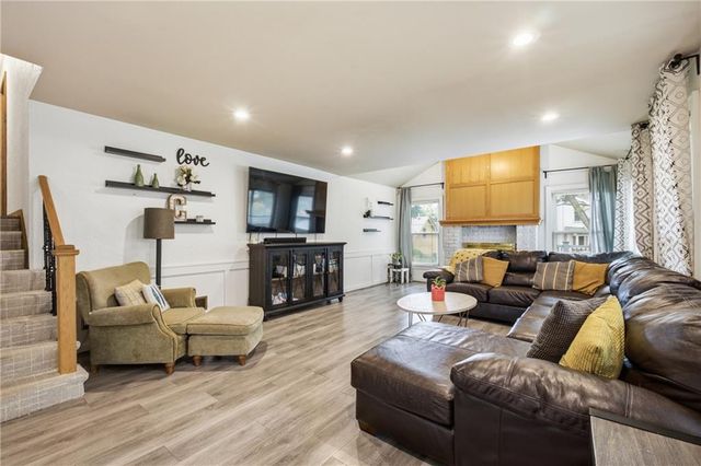 12823 W 82nd Street, Lenexa, KS 66215