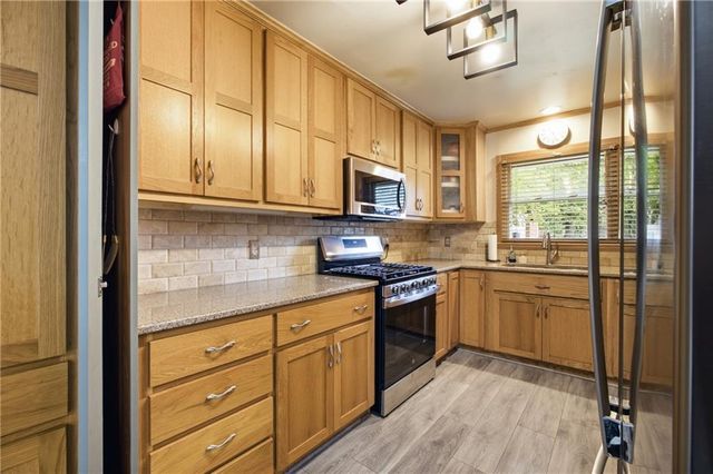 12823 W 82nd Street, Lenexa, KS 66215