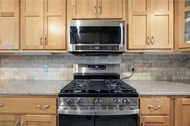 12823 W 82nd Street, Lenexa, KS 66215