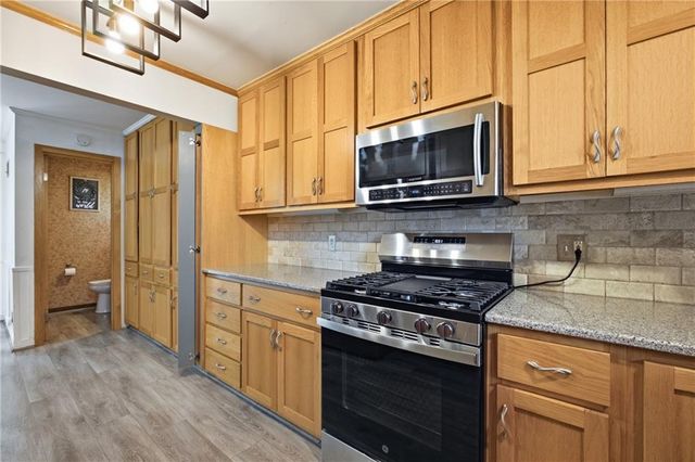 12823 W 82nd Street, Lenexa, KS 66215