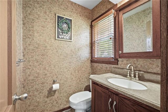 12823 W 82nd Street, Lenexa, KS 66215