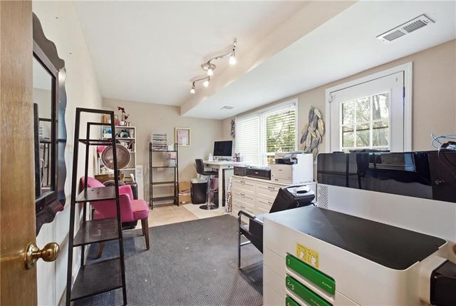 12823 W 82nd Street, Lenexa, KS 66215
