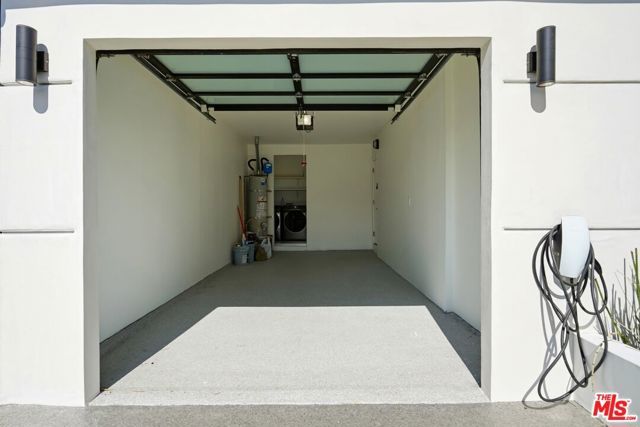 5735 Saloma Avenue, Los Angeles, CA 91411