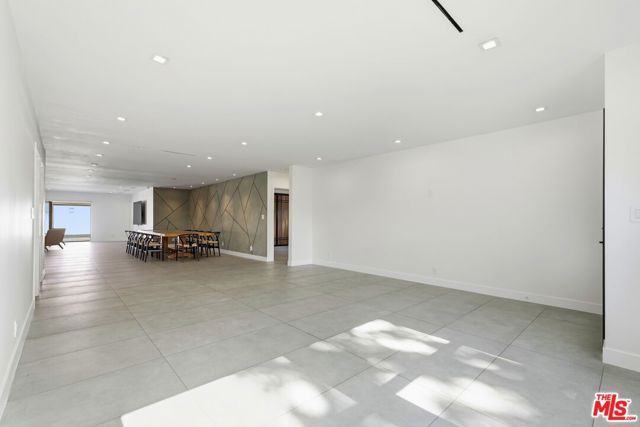 5735 Saloma Avenue, Los Angeles, CA 91411