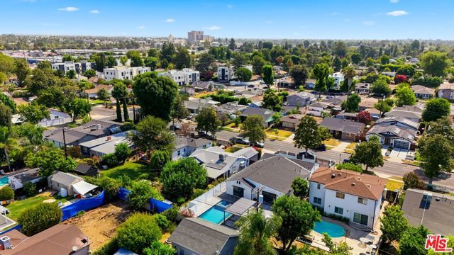 5735 Saloma Avenue, Los Angeles, CA 91411