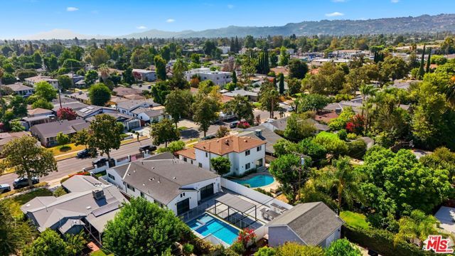5735 Saloma Avenue, Los Angeles, CA 91411