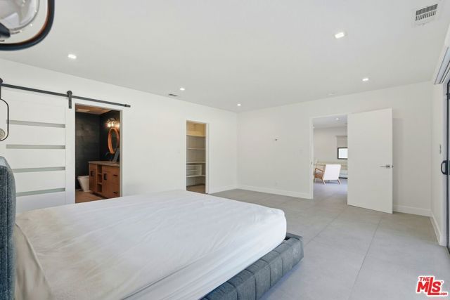 5735 Saloma Avenue, Los Angeles, CA 91411