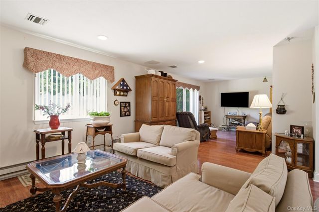 128 Scarlett Drive, Commack, NY 11725
