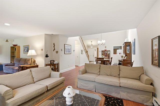 128 Scarlett Drive, Commack, NY 11725