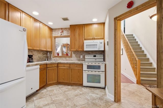 128 Scarlett Drive, Commack, NY 11725