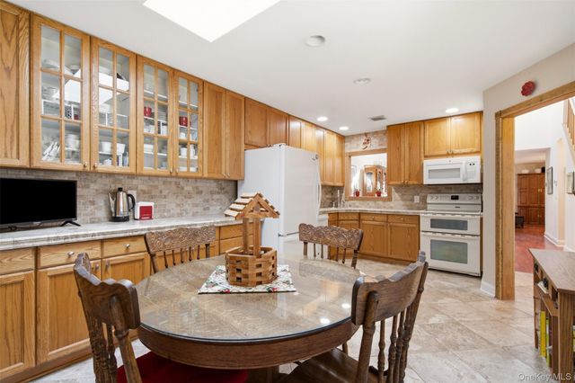 128 Scarlett Drive, Commack, NY 11725