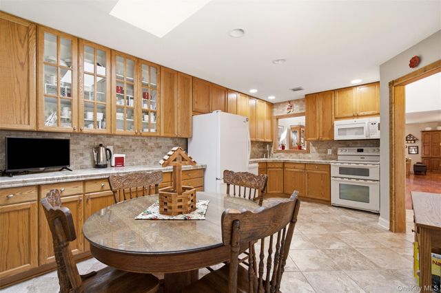 128 Scarlett Drive, Commack, NY 11725