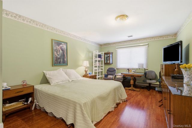 128 Scarlett Drive, Commack, NY 11725
