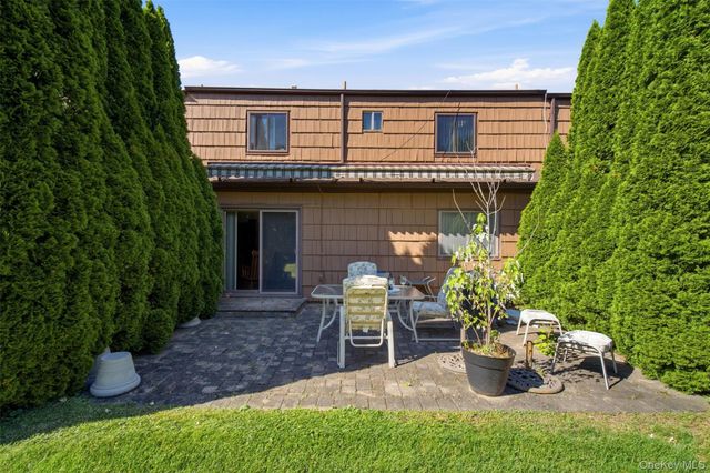 128 Scarlett Drive, Commack, NY 11725