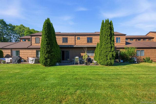 128 Scarlett Drive, Commack, NY 11725