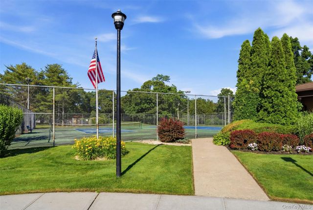 128 Scarlett Drive, Commack, NY 11725