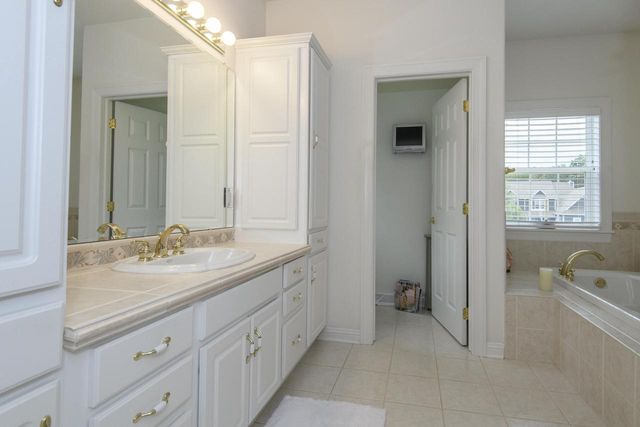 W291N4273 Prairie Wind CIRCLE N, Pewaukee, WI 53072