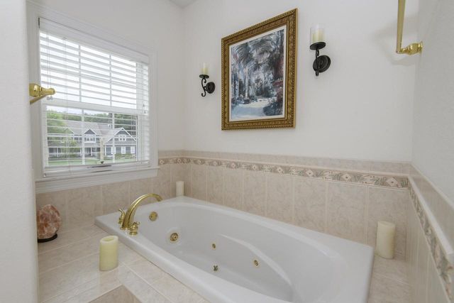 W291N4273 Prairie Wind CIRCLE N, Pewaukee, WI 53072