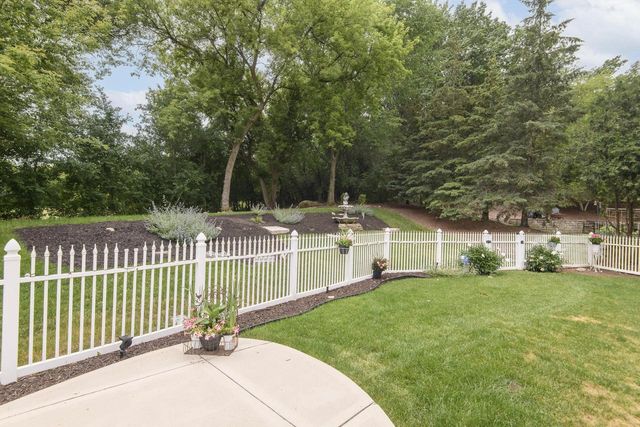 W291N4273 Prairie Wind CIRCLE N, Pewaukee, WI 53072