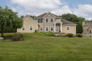 W291N4273 Prairie Wind CIRCLE N, Pewaukee, WI 53072