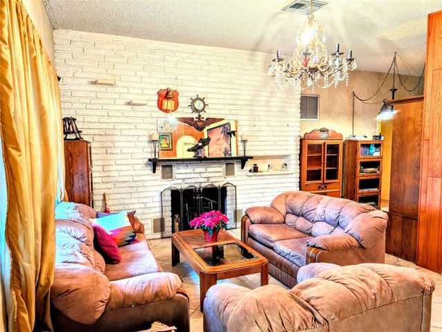 169 Palmetto Dr, Miami Springs, FL 33166