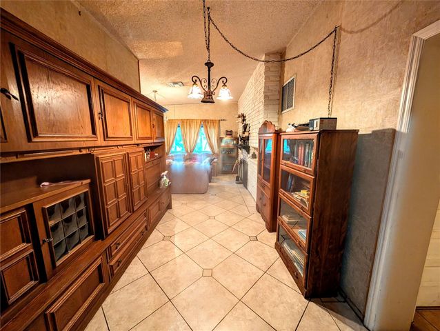 169 Palmetto Dr, Miami Springs, FL 33166