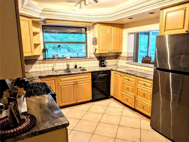 169 Palmetto Dr, Miami Springs, FL 33166