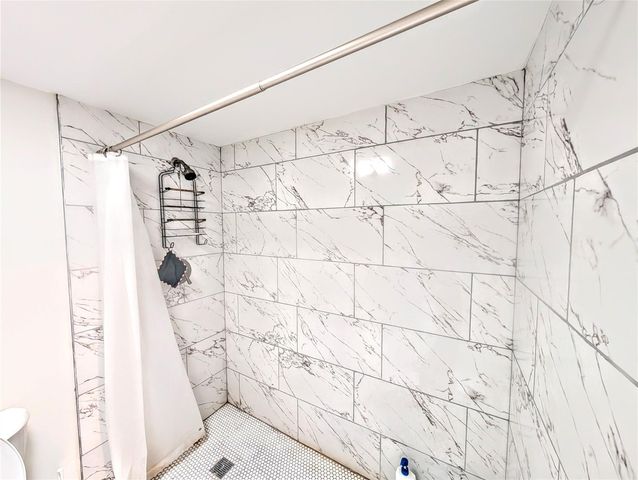 169 Palmetto Dr, Miami Springs, FL 33166