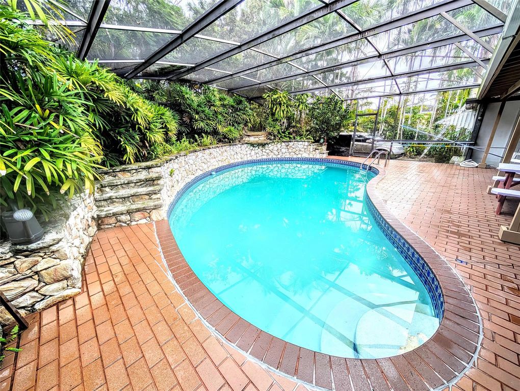 169 Palmetto Dr, Miami Springs, FL 33166