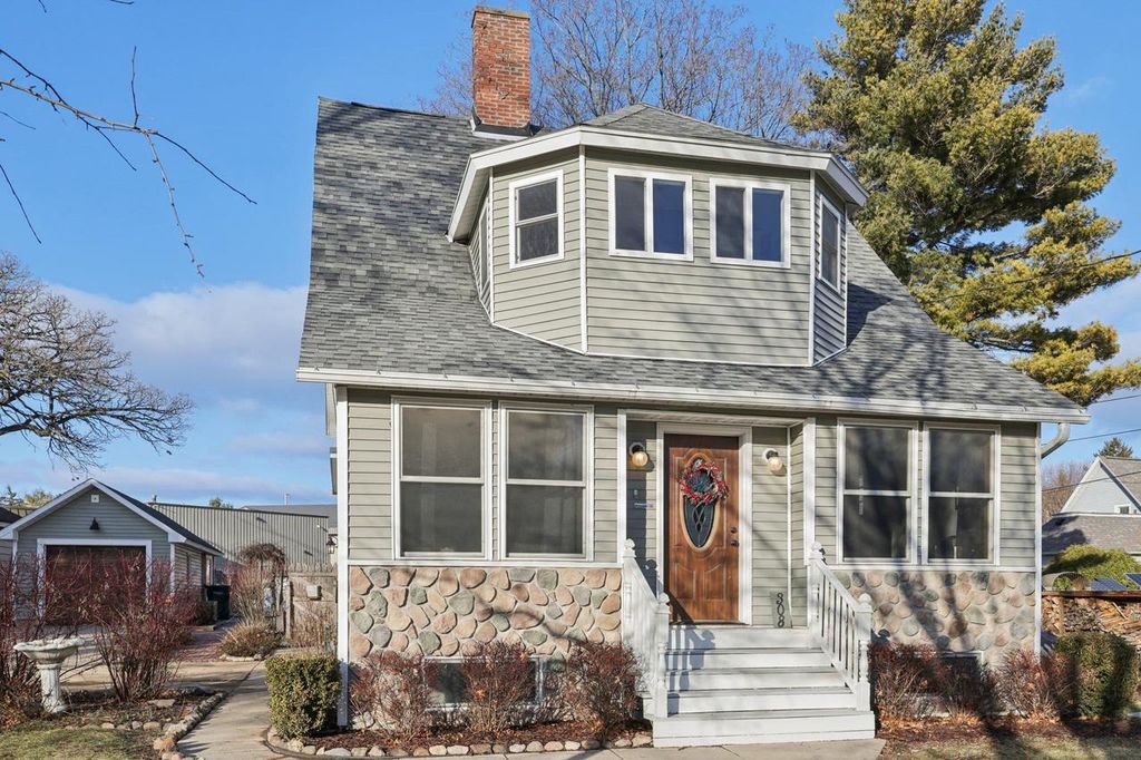 308 S 4th W Street, Fort Atkinson, WI 53538