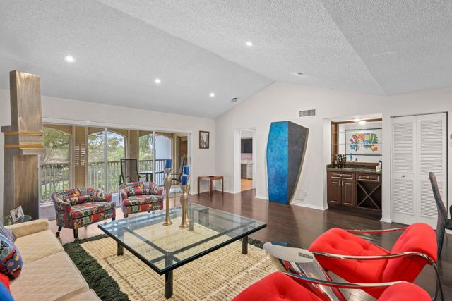 7370 Orangewood Lane 302, Boca Raton, FL 33433