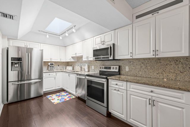 7370 Orangewood Lane 302, Boca Raton, FL 33433