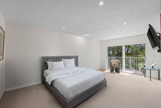 7370 Orangewood Lane 302, Boca Raton, FL 33433