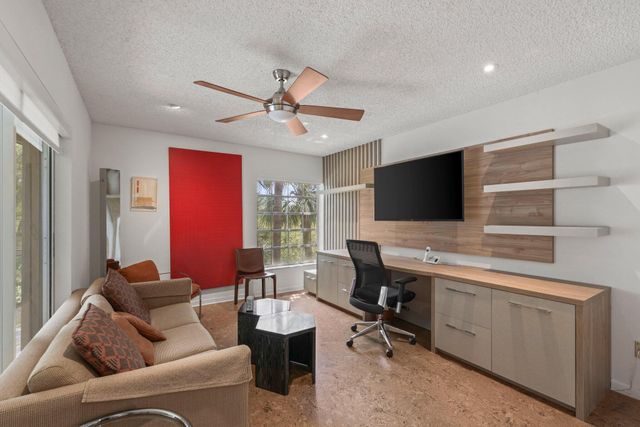 7370 Orangewood Lane 302, Boca Raton, FL 33433