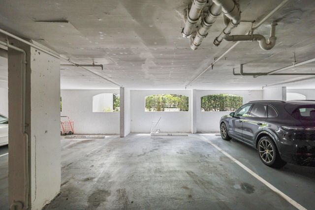 7370 Orangewood Lane 302, Boca Raton, FL 33433