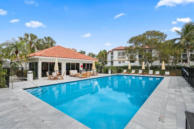 7370 Orangewood Lane 302, Boca Raton, FL 33433