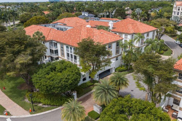 7370 Orangewood Lane 302, Boca Raton, FL 33433