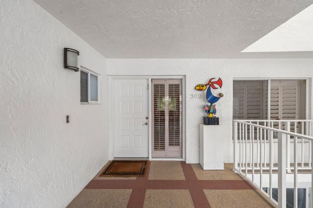 7370 Orangewood Lane 302, Boca Raton, FL 33433