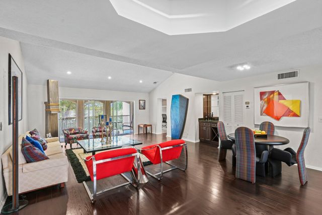 7370 Orangewood Lane 302, Boca Raton, FL 33433