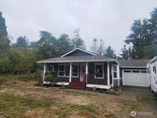 801 Mount Olympus Avenue SE, Ocean Shores, WA 98569