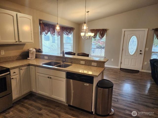 801 Mount Olympus Avenue SE, Ocean Shores, WA 98569