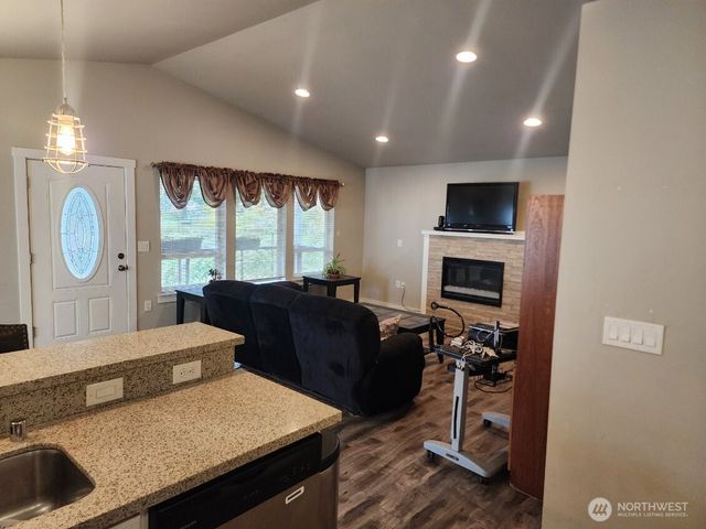 801 Mount Olympus Avenue SE, Ocean Shores, WA 98569