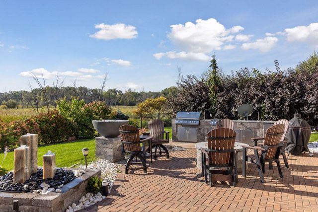 22 Leaf Wing Drive, North Oaks, MN 55127