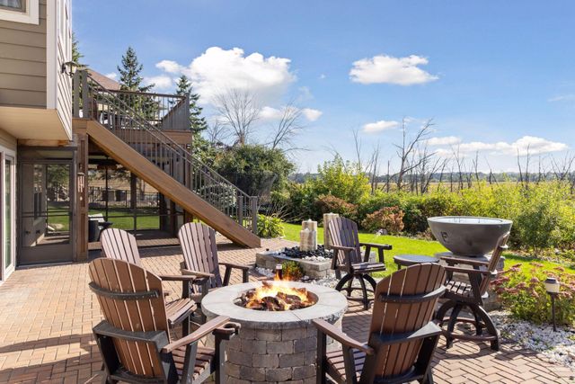 22 Leaf Wing Drive, North Oaks, MN 55127