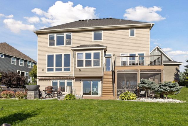 22 Leaf Wing Drive, North Oaks, MN 55127