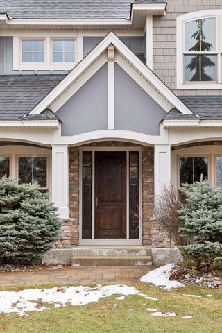 22 Leaf Wing Drive, North Oaks, MN 55127