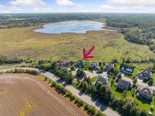 22 Leaf Wing Drive, North Oaks, MN 55127