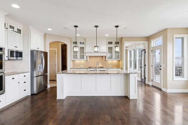 22 Leaf Wing Drive, North Oaks, MN 55127