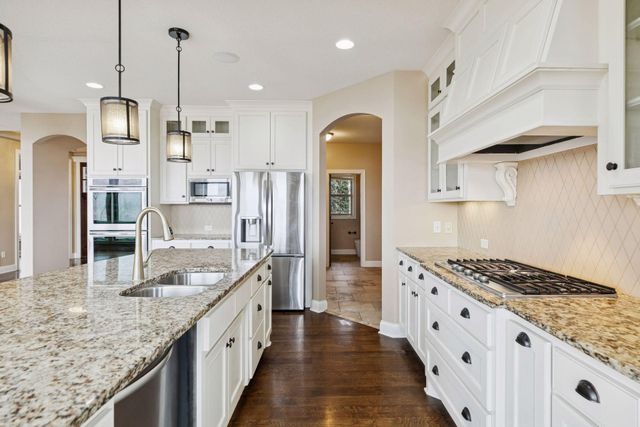 22 Leaf Wing Drive, North Oaks, MN 55127